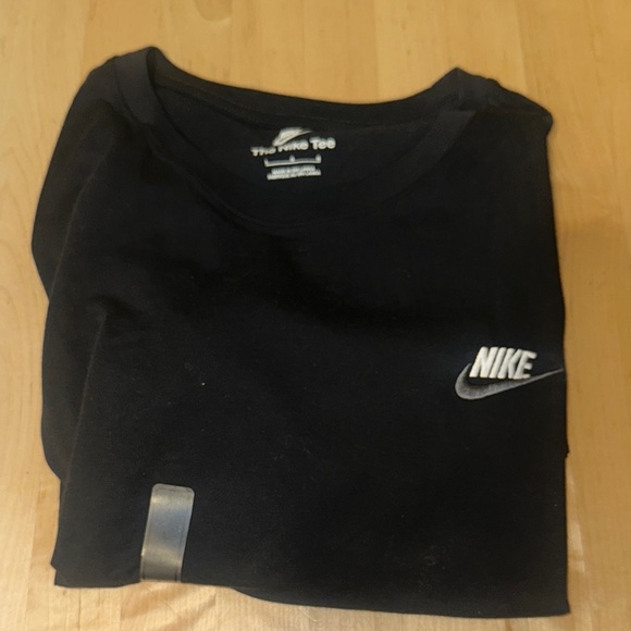 Nike Black Short Sleeve Tee - Picture 1 of 1
